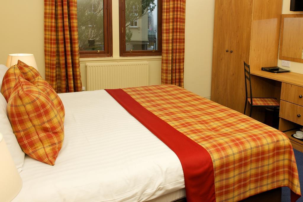 The Pipers' Tryst Hotel Glasgow Rom bilde