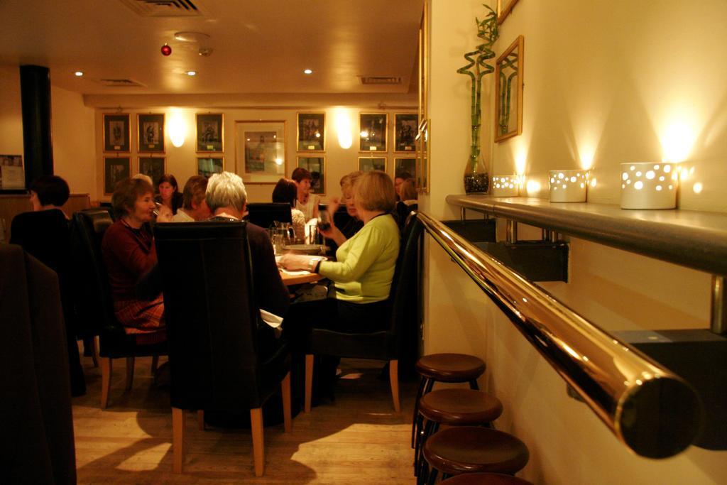 The Pipers' Tryst Hotel Glasgow Eksteriør bilde