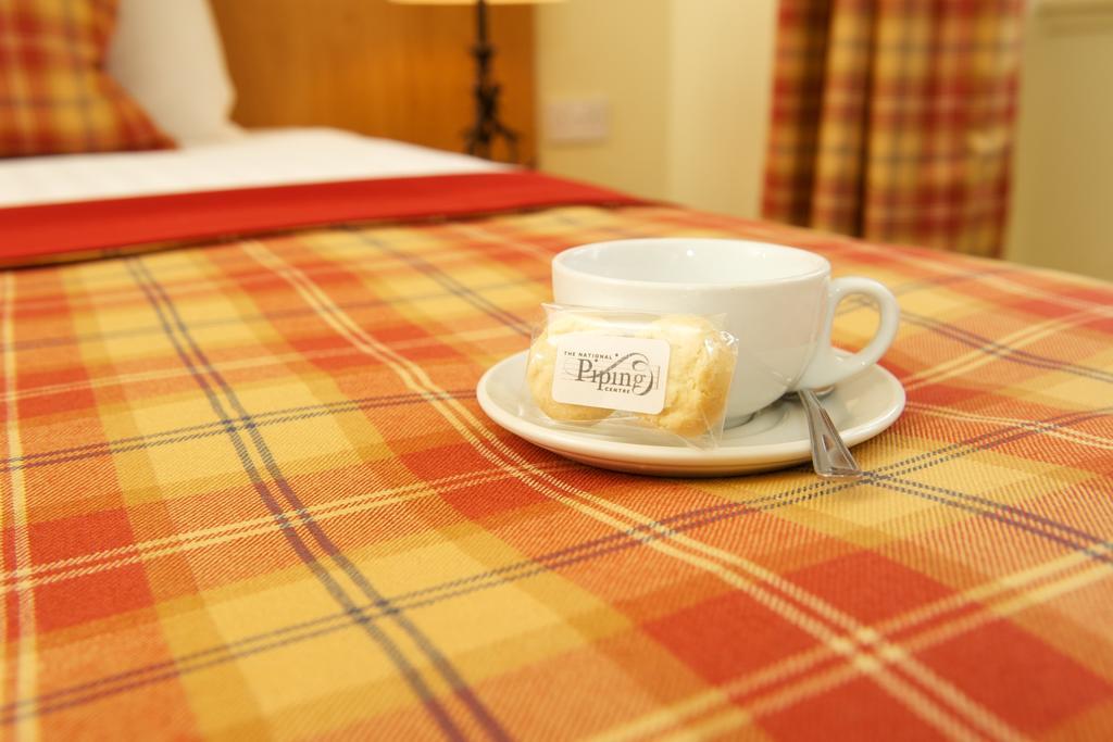 The Pipers' Tryst Hotel Glasgow Eksteriør bilde